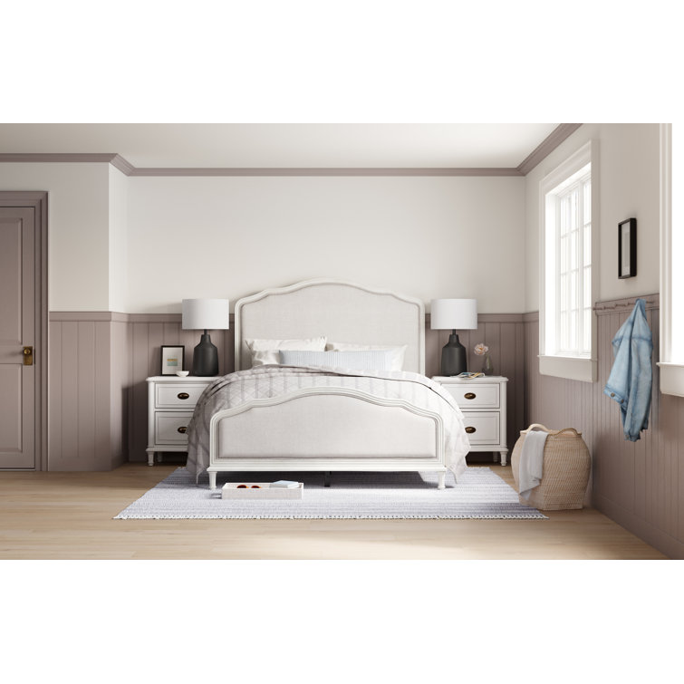 Amity Whitewash Queen Bed with Reeded Oak Frame and Linen Upholstery