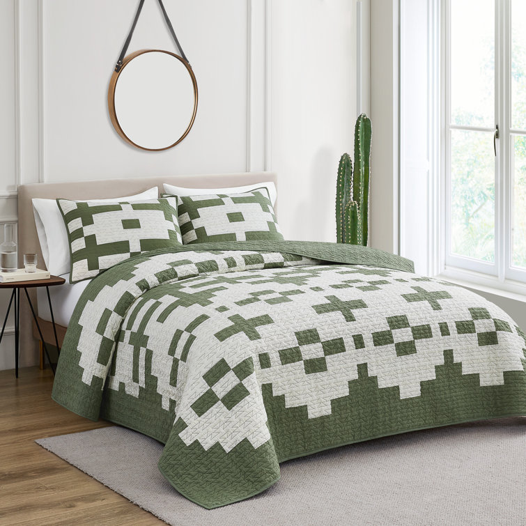 Twin White and Green Cotton Reversible Quilt Set
