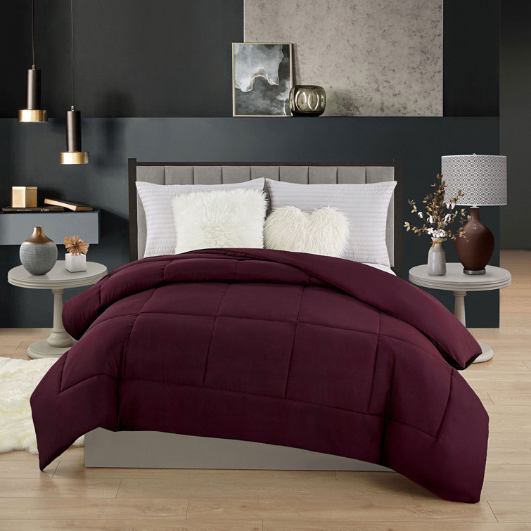 Burgundy Queen Reversible Down-Alternative Microfiber Comforter