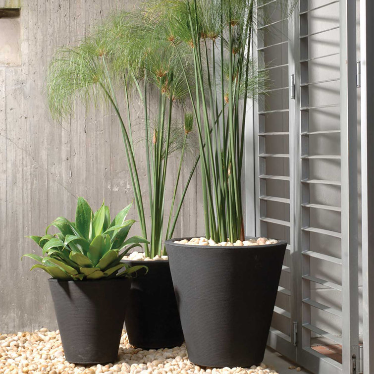 Caviar Black Modern Round Shatterproof Planter, 16"