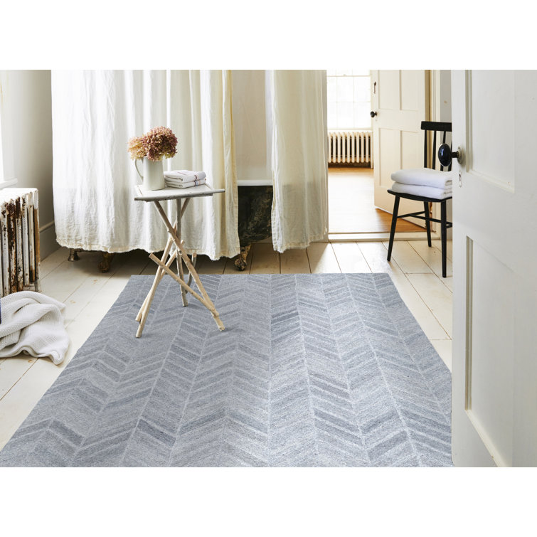 Handmade Herringbone Tufted Wool-Viscose Silver Rug 5' x 8'