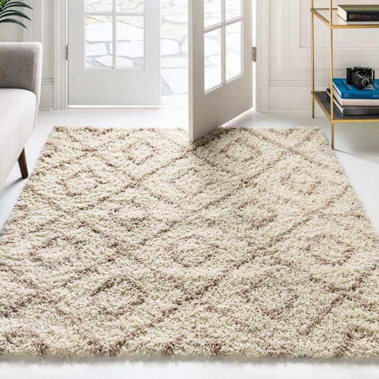 Beige and Ivory Square Trellis Shag Rug 8 ft