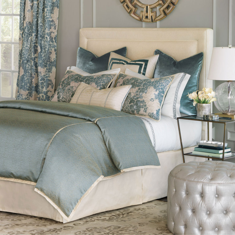 Alaia Full Metallic Woven Pattern Duvet Cover Set