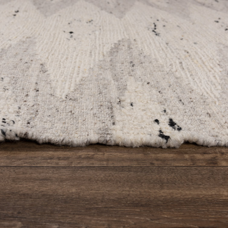 Handmade Ivory Geometric Wool and Cotton Rectangular Rug 8' x 10'