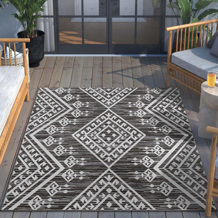 Cascade Tribal Diamond 8' x 10' Grey Synthetic Flat-Weave Rug