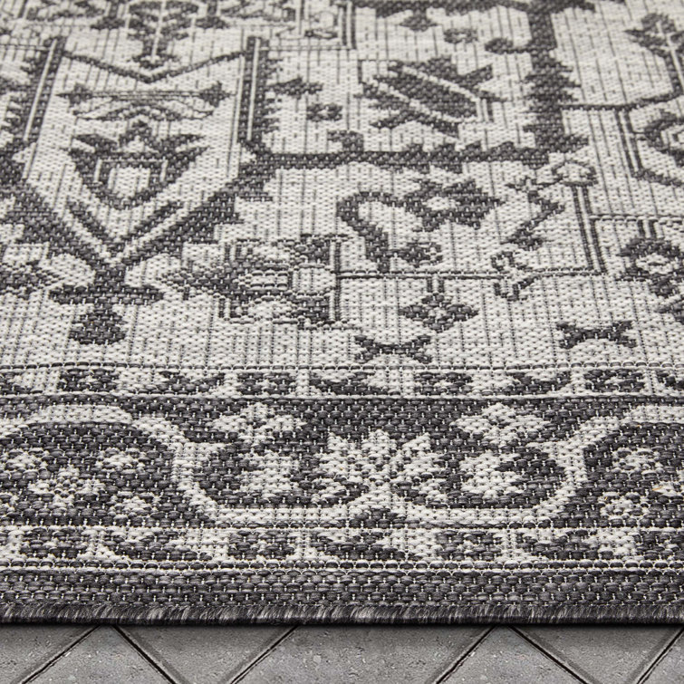 Lia Black Oriental 5'x7' Flat Woven Synthetic Reversible Rug