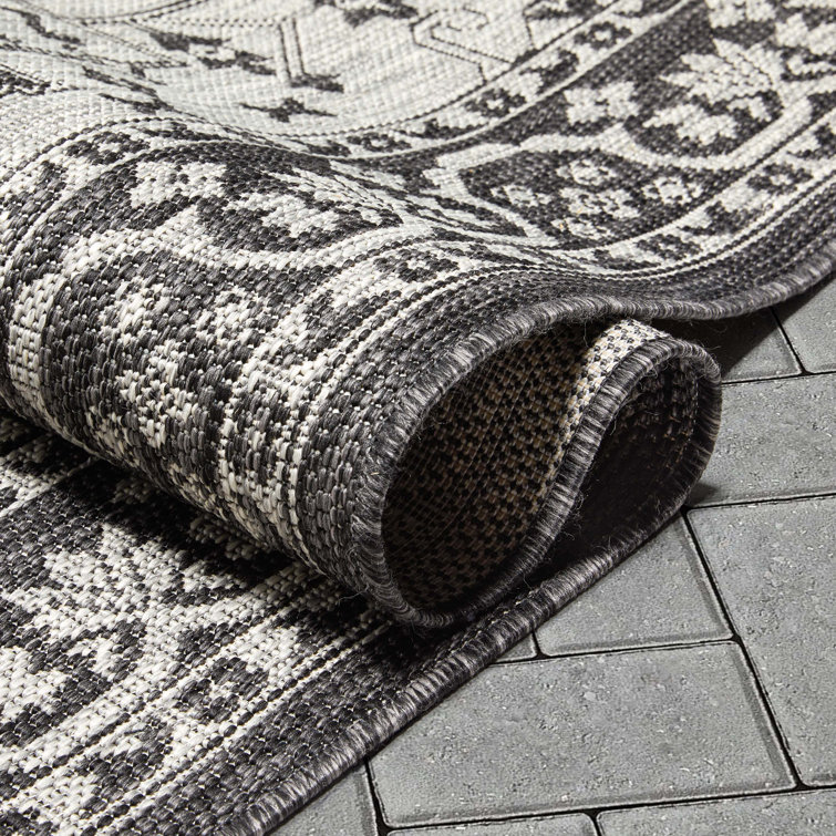Lia Black Oriental 5'x7' Flat Woven Synthetic Reversible Rug