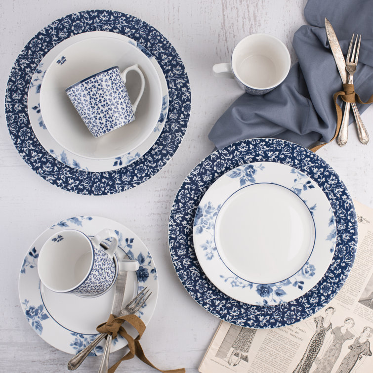 Set of 4 Blue and White Porcelain Dinner Plates