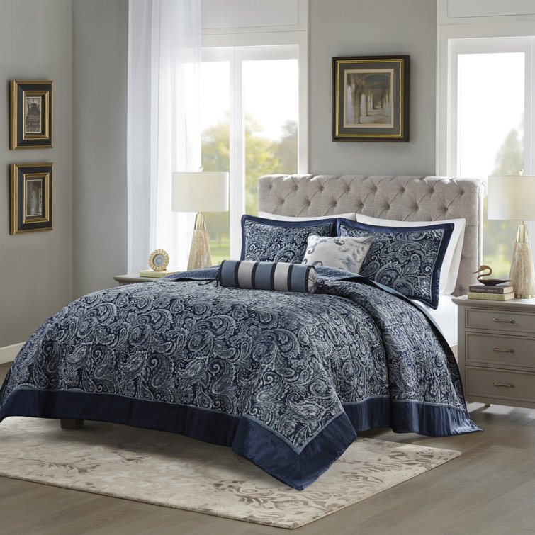 Aubrey 5 Piece Jacquard Bedspread Set with Throw Pillows