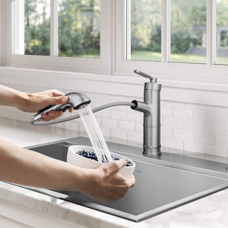 Spot-Free Stainless Steel Pull-Out Single Handle Kitchen Faucet