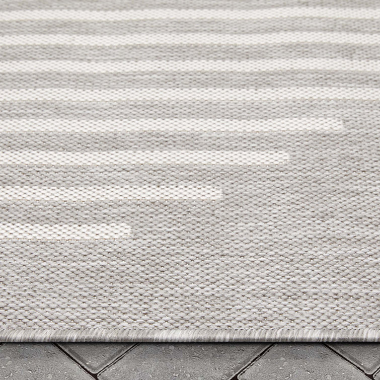 Alder Ivory and Grey 8' x 10' Easy-Care Synthetic Indoor/Outdoor Rug