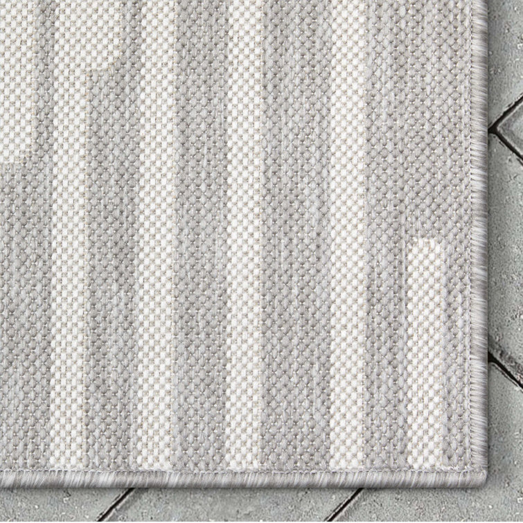 Alder Ivory and Grey 8' x 10' Easy-Care Synthetic Indoor/Outdoor Rug