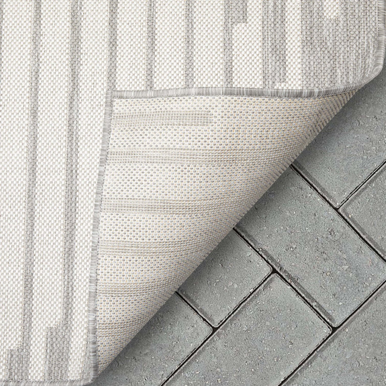 Alder Ivory and Grey 8' x 10' Easy-Care Synthetic Indoor/Outdoor Rug