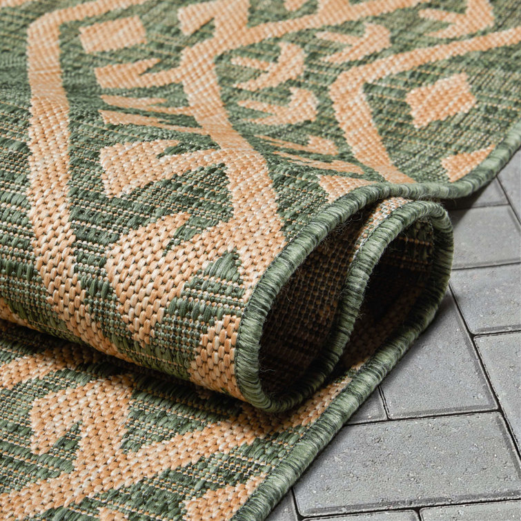 Cascade Diamond Green Synthetic 2'7" x 9'10" Flat-Weave Runner Rug
