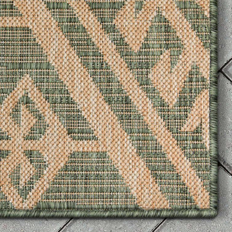 Cascade Diamond Green Synthetic 2'7" x 9'10" Flat-Weave Runner Rug