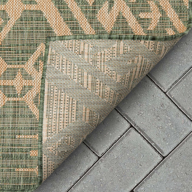 Cascade Diamond Green Synthetic 2'7" x 9'10" Flat-Weave Runner Rug