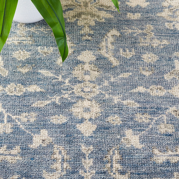 Hand-Knotted Woolen Elegance Gray 6' x 9' Area Rug