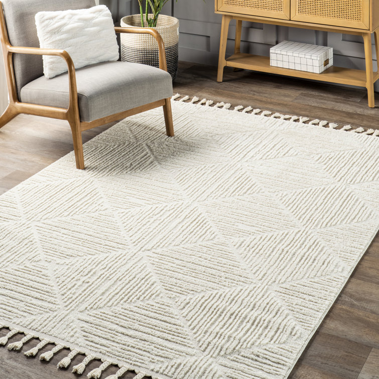 Cream Geometric Tasseled 4' x 6' Synthetic Area Rug