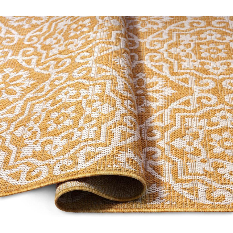 Yellow and White Geometric Synthetic 6' x 9' Rectangular Rug