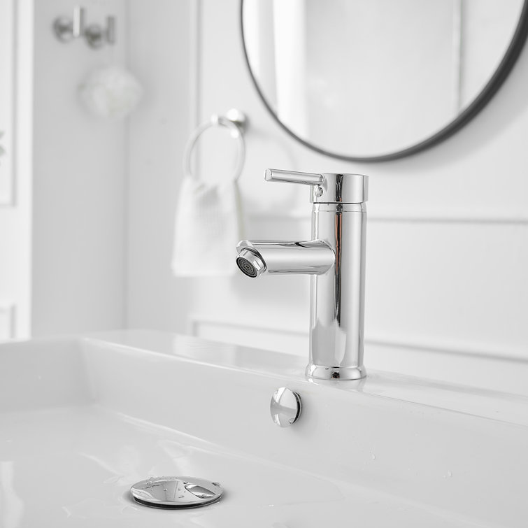 Polished Chrome Single-Handle Bathroom Faucet with Drain Assembly