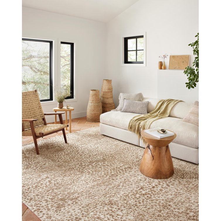 Ivory and Sand Geometric Synthetic Area Rug 2'3" x 3'9"