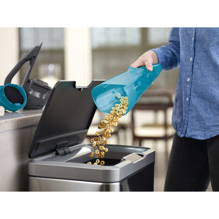 Black and Blue Cordless Wet/Dry Handheld Vacuum for Pets