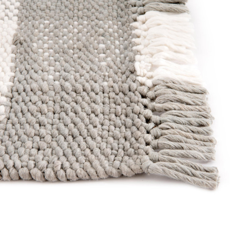 Gray and Ivory Synthetic Plaid Washable Rectangular Rug 4' x 6'