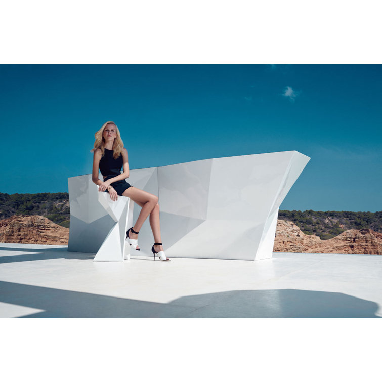 White Geometric Plastic Outdoor UV Resistant Bar Counter