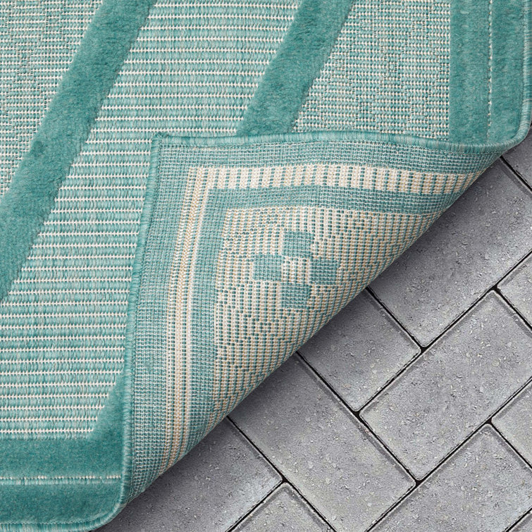 Sila Mali Teal 5'3" x 7'3" Geometric Synthetic Indoor/Outdoor Rug