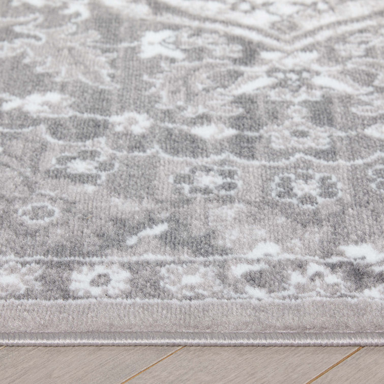 Gray 5' x 7' Oriental Synthetic Easy Care Rug