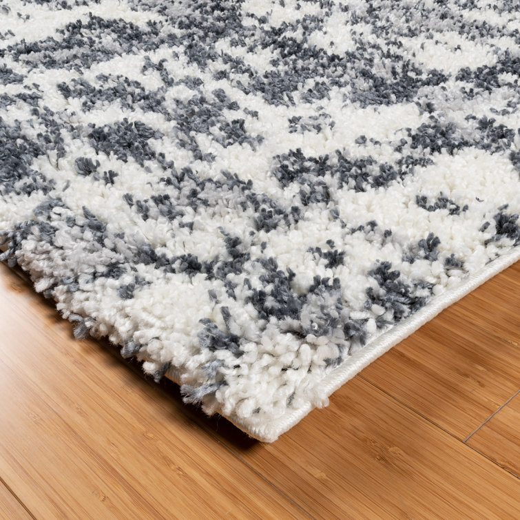 Gray and White Abstract Tufted Shag Area Rug 5' x 7'