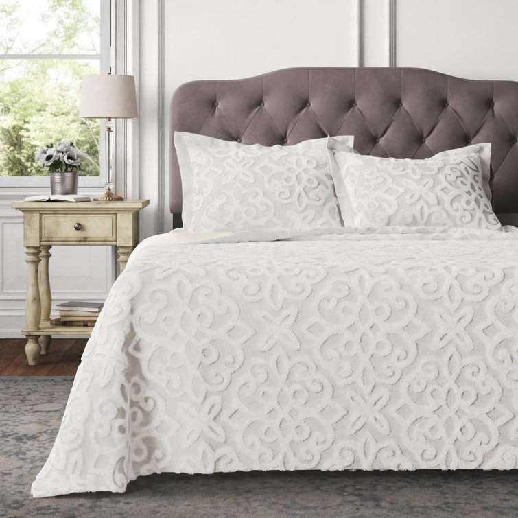 Classic White Cotton Chenille Full Bedspread Set with Medallion Design