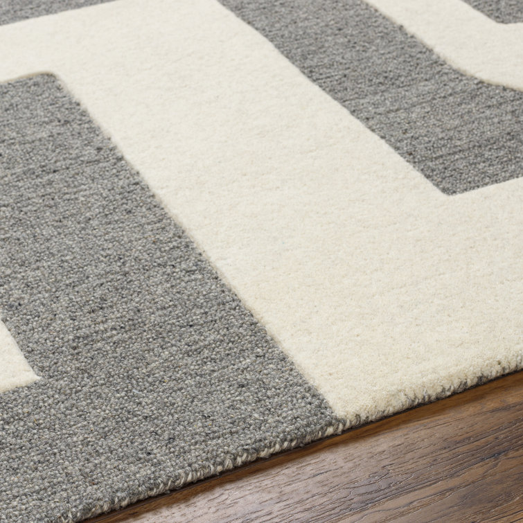 Gray and White Geometric Wool 5' x 7' Rug