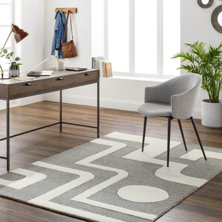 Gray and White Geometric Wool 5' x 7' Rug