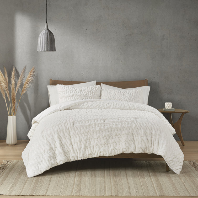 Ivory Ruched Faux Fur Full Comforter Set with Microfiber