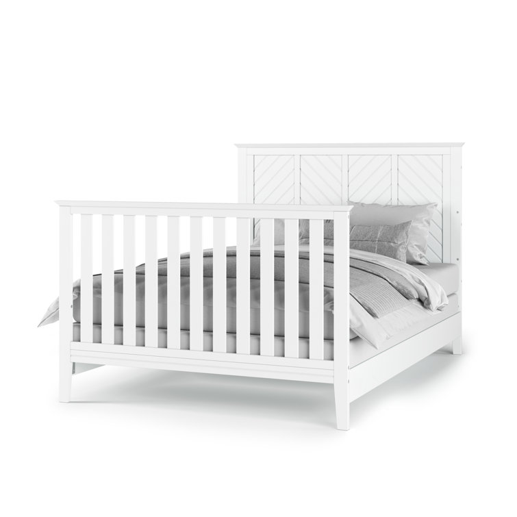 Matte White Chevron Patterned 4-in-1 Convertible Baby Crib