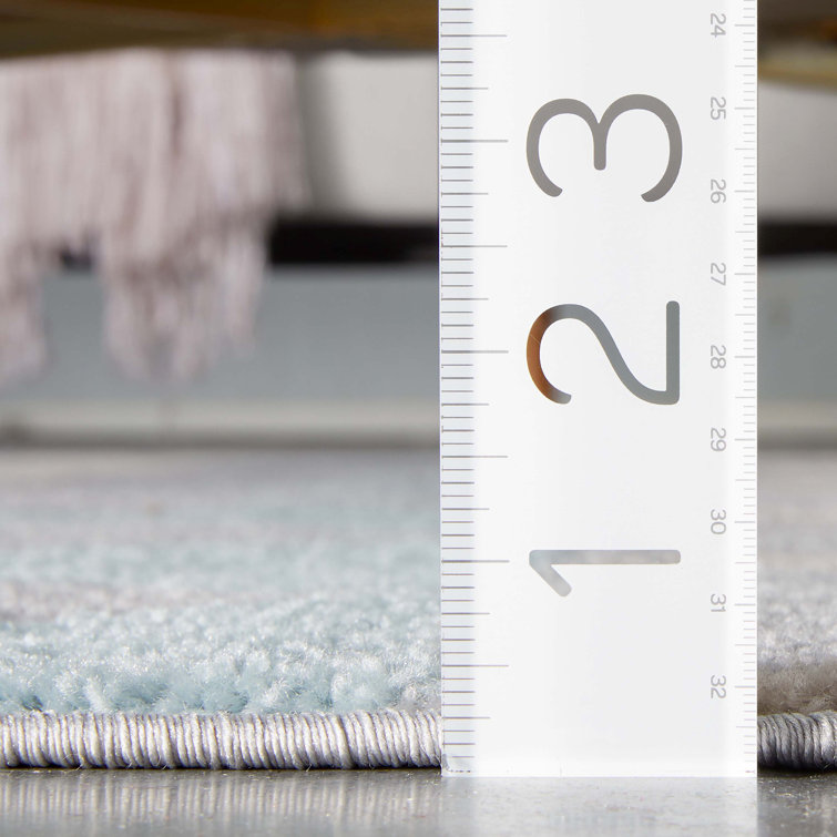 Nova Gray Geometric 5' x 7' Synthetic Area Rug