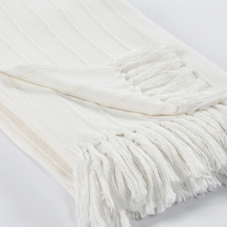 Hendri Knotted Tassel 50”x70” Throw Blanket in White