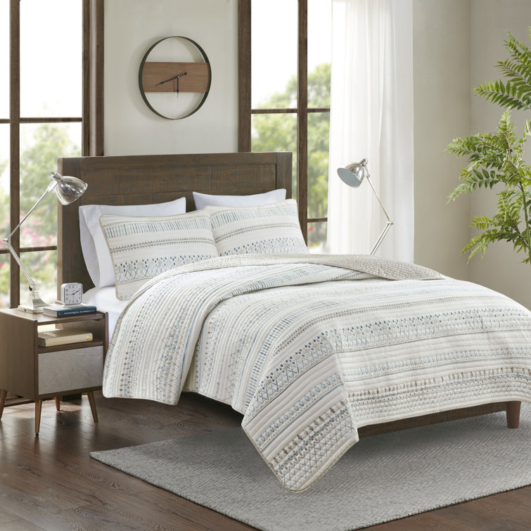 Ivory and Blue King Microfiber Reversible Quilt Set