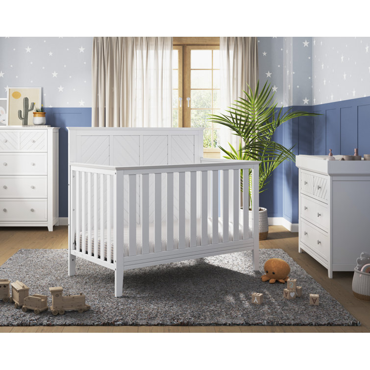 Matte White Chevron Patterned 4-in-1 Convertible Baby Crib