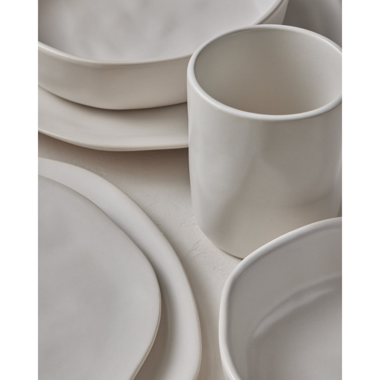 Hekonda Beige and White Ceramic 32-Piece Dinnerware Set