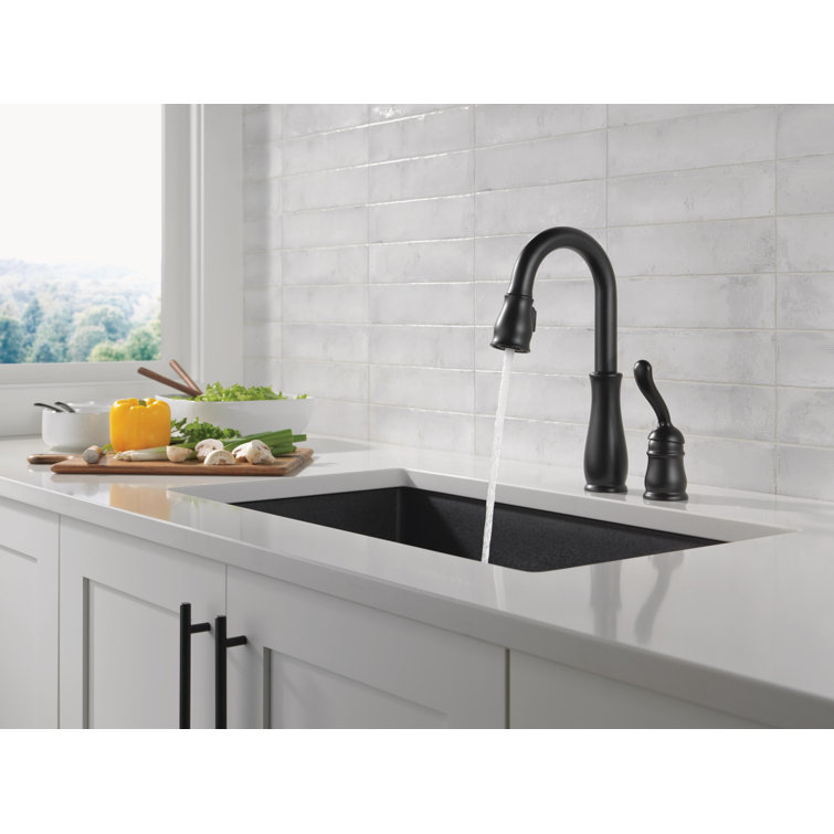 Matte Black Single Handle Pull-Down Kitchen Faucet with Spray