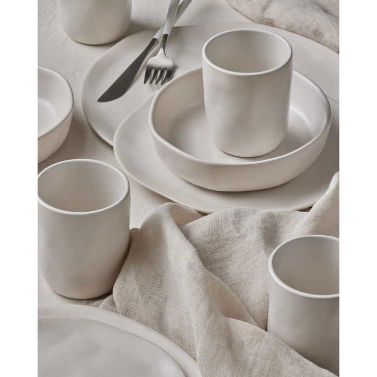 Hekonda Beige and White Ceramic 32-Piece Dinnerware Set