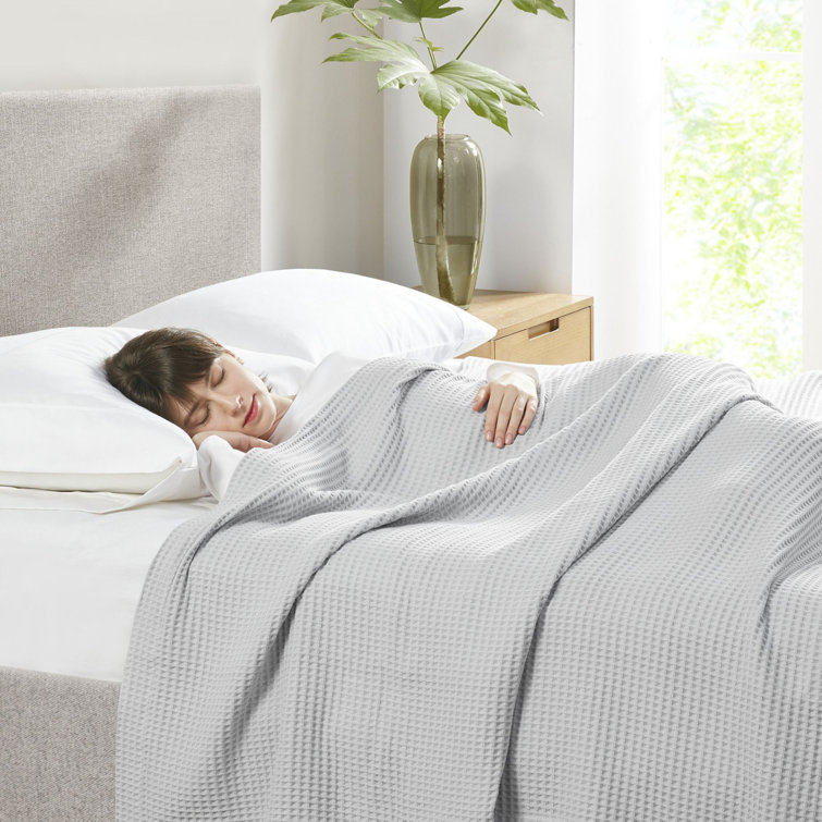 Twin-Size Grey Cotton Waffle Weave Lightweight Blanket