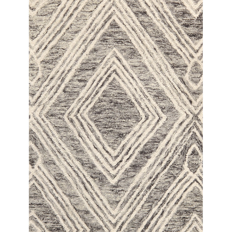 Ivory and Silver Round Hand-Tufted Wool Area Rug
