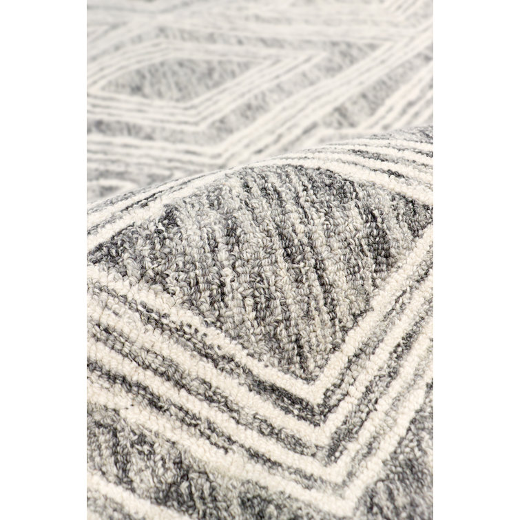 Ivory and Silver Round Hand-Tufted Wool Area Rug