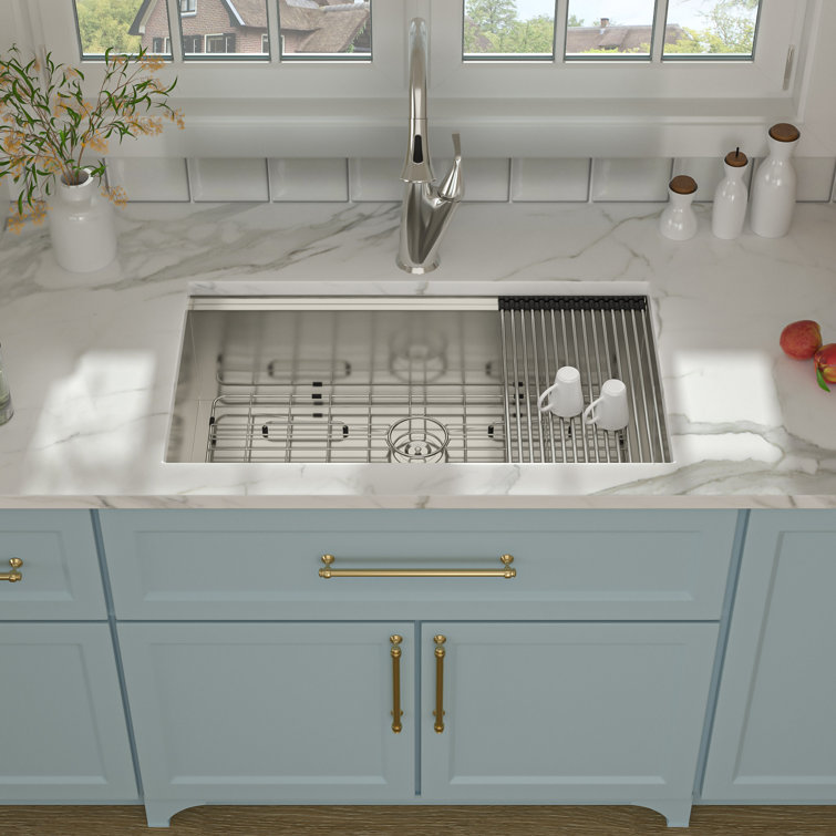 32" Stainless Steel Undermount Kitchen Sink with Accessories
