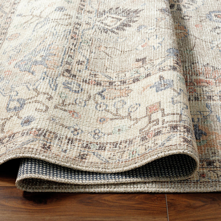 Davina Vintage-Inspired Gray Synthetic Area Rug 3'11" x 5'7"