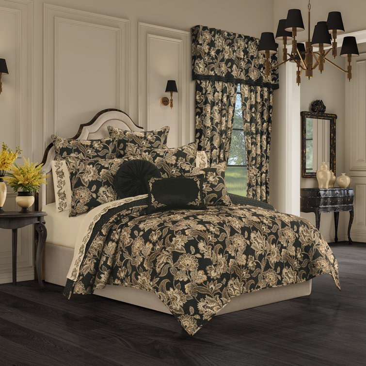 Montecito Black Jacobean Floral Full Microfiber Quilt Set