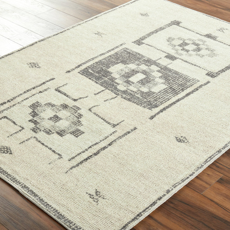 Solana Vintage Charcoal Hand-Knotted Synthetic Area Rug, 5'3" x 7'